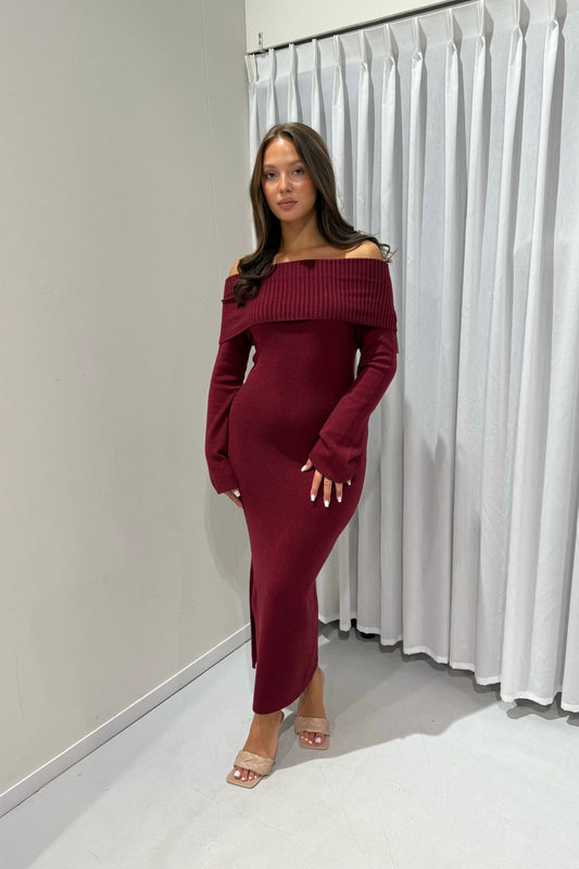 Naiyara Winter Dress — Burgundy